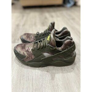 Nike Air Hurache Run Men’s Army Olive Green Camo Sneakers Size 8.5